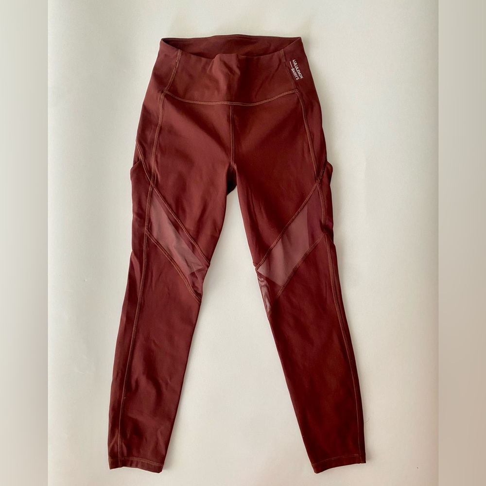 Lululemon x Barry’s, stronger as one 25”. In Midnight maroon.